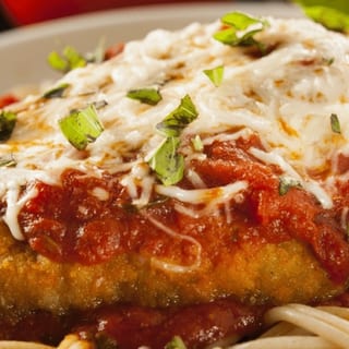 Chicken Parmesan, Side Salad & Garlic Bread